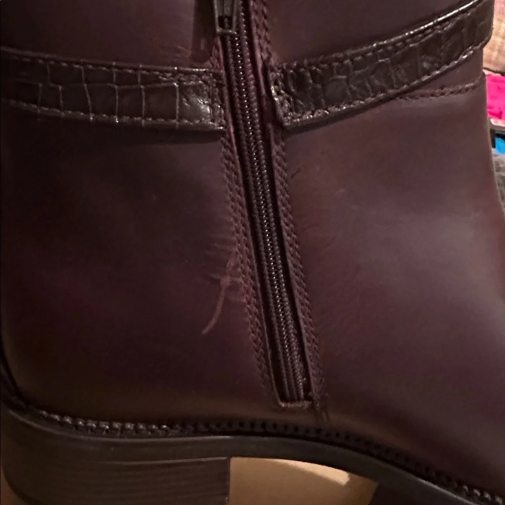 Clark’s Elegant Size 11 Ankle Boots‎ dark burgundy (look brown in some lights)